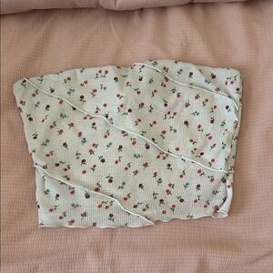 Princess Polly Floral Crop Top - Cream with Red and Blue